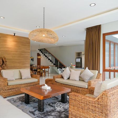 Asmaya Hill View Villa 7 Bedrooms With A Private Swimming Pool บันดุง ภายนอก รูปภาพ